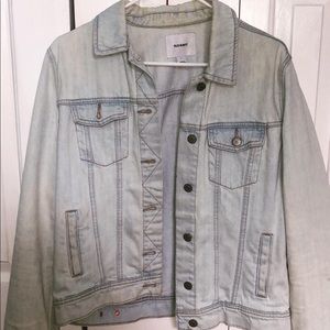 Old navy light wash denim jacket, perfect for fall!!